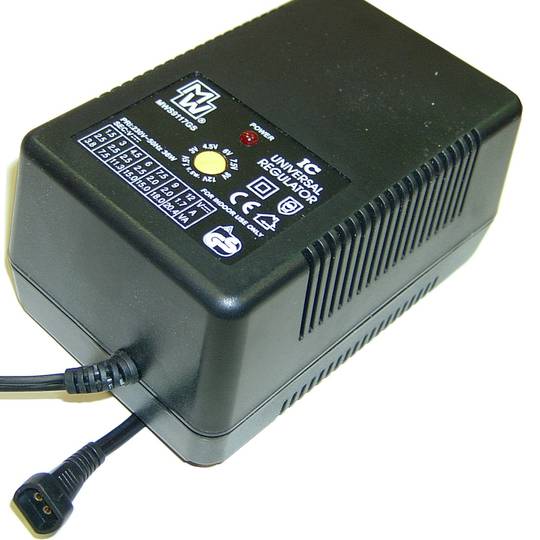Font d'alimentació de 1.5-12 VDC a 2000 mA