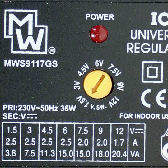 Font d'alimentació de 1.5-12 VDC a 2000 mA