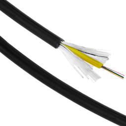 Bobine de cable et fibre optique dans la route au cours de la