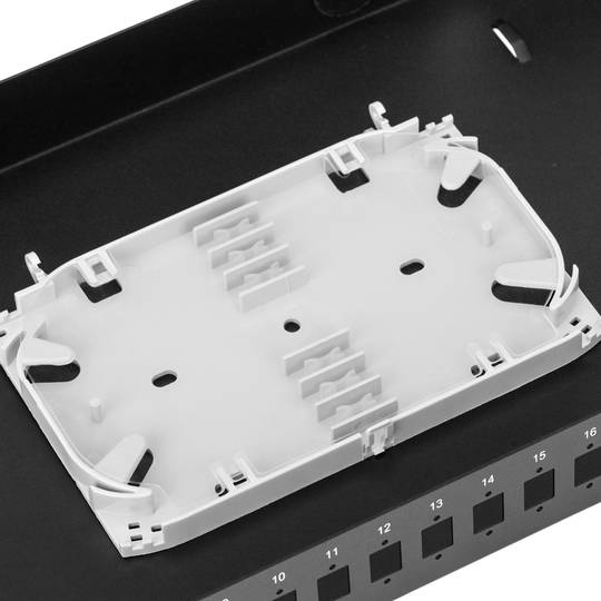 Tableau de connexions fibre optique 1U noir avec 24 SC Simplex ou 24 LC duplex