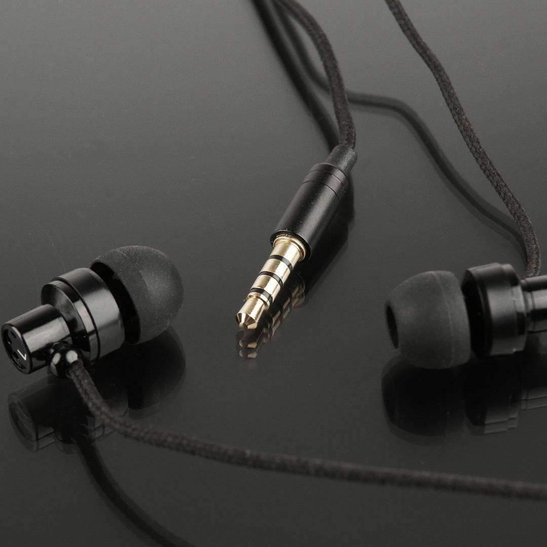 Fones de ouvido metálicos Gembird com microfone 