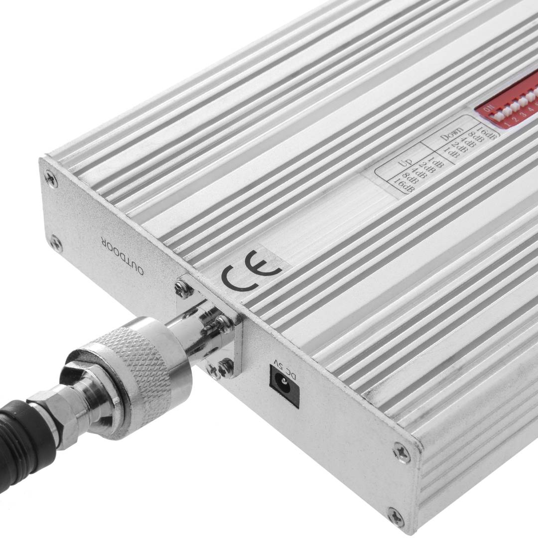 Amplifier repeater 3G 2100MHz 70dB with antennas and cables