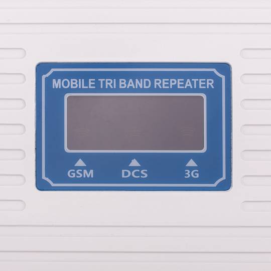 Amplifier repeater GSM 3G 900MHz 1800MHz 2100MHz 70dB with antennas and cables