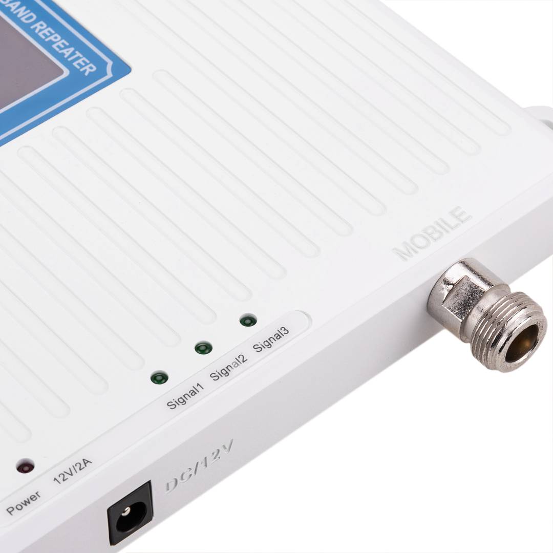 Amplifier repeater GSM 3G 900MHz 1800MHz 2100MHz 70dB with antennas and cables