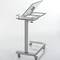 Tavolino regolabile in altezza e angolazione con rotelle per centri medici Nitrocare BST-03