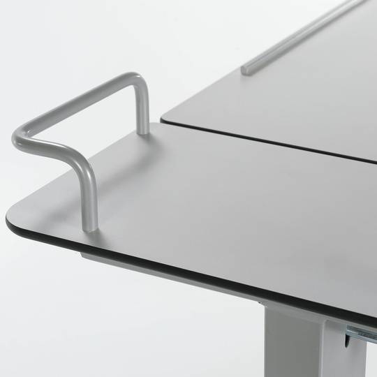 Tavolino regolabile in altezza e angolazione con rotelle per centri medici Nitrocare BST-03