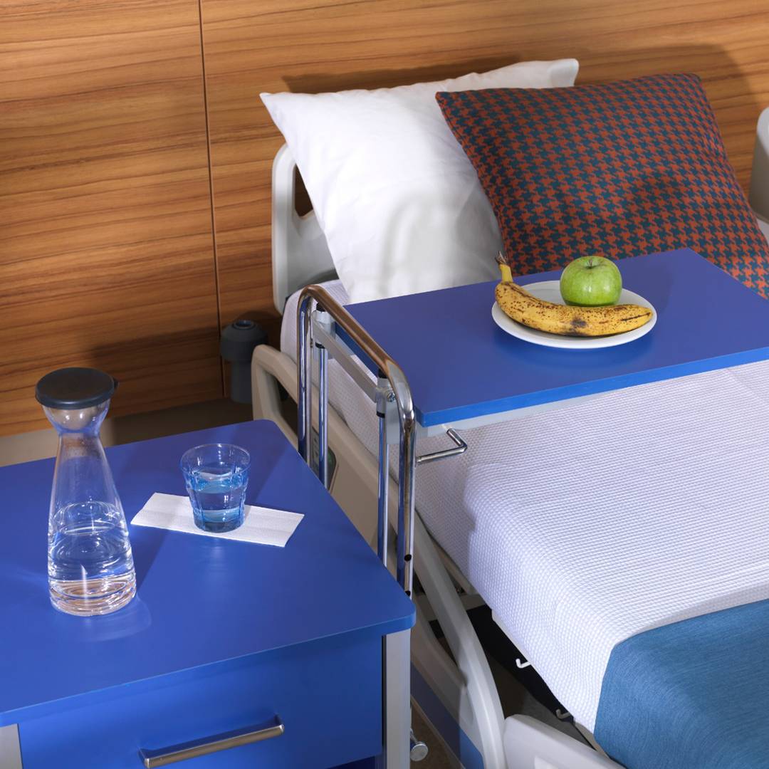 Mesa de cabeceira móvel para centros médicos com 1 mesa ajustável Nitrocare OLHD 1015