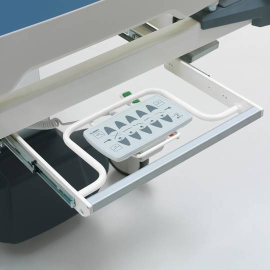 Barella ospedaliera per terapia intensiva quadrimotore Nitrocare HB 8000 D con display digitale e meccanismo di sollevamento