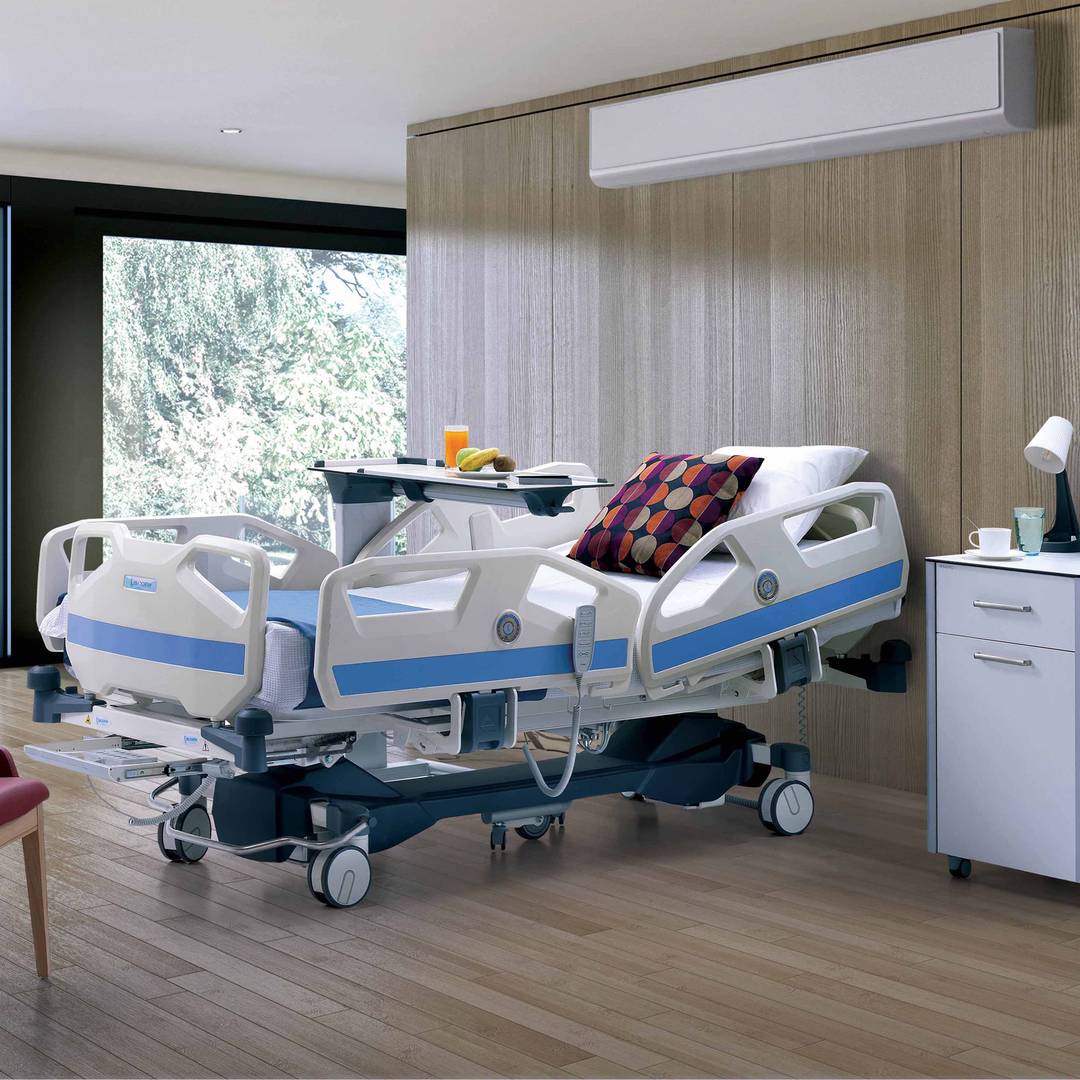 Intensiv-Krankenhaustrage Nitrocare HB 8000 mit vier Motoren und Hebemechanismus