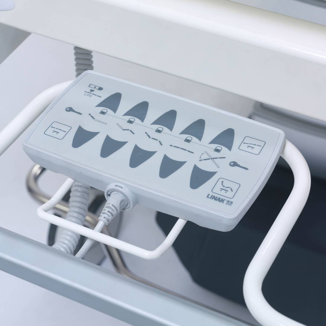 Intensiv-Krankenhaustrage Nitrocare HB 8000 mit vier Motoren und Hebemechanismus
