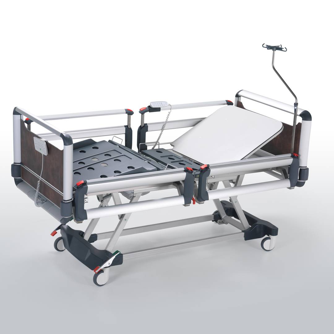 Letto ospedaliero Nitrocare HB 6240 a quattro motori con piano di appoggio in ABS