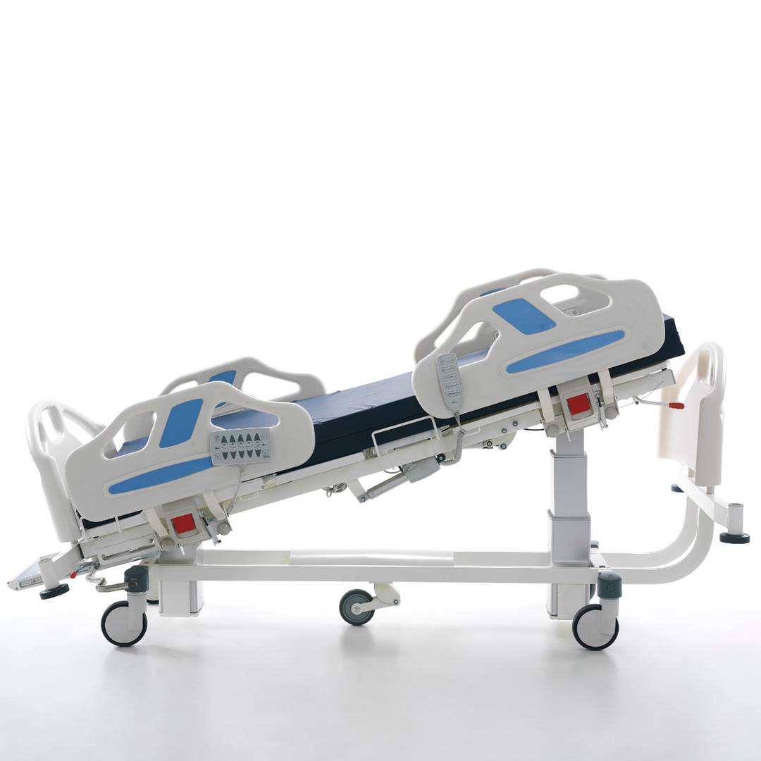 Viermotoriges Patientenbett Nitrocare HB 5330 mit ABS-Liegefläche