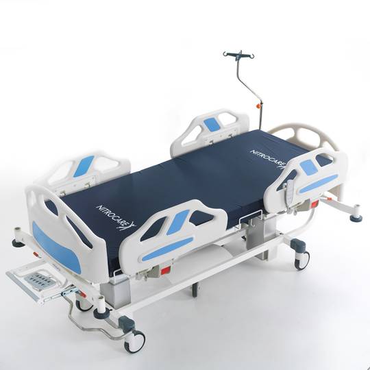 Viermotoriges Patientenbett Nitrocare HB 5330 mit ABS-Liegefläche