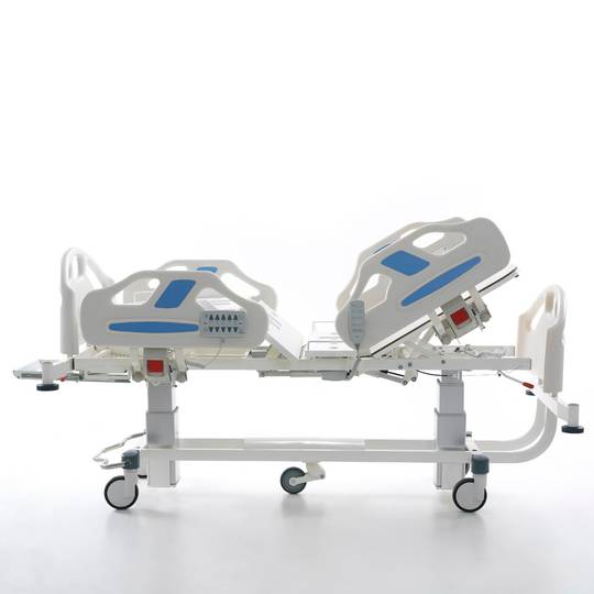 Viermotoriges Patientenbett Nitrocare HB 5330 mit ABS-Liegefläche