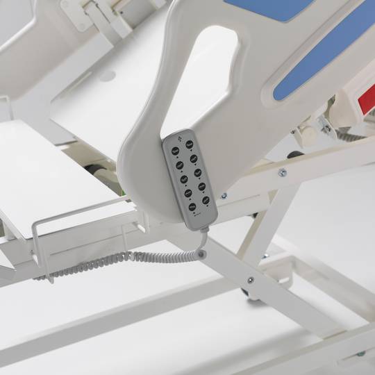 Cama de hospital Nitrocare HB 6460 de quatro motores com superfície de metal