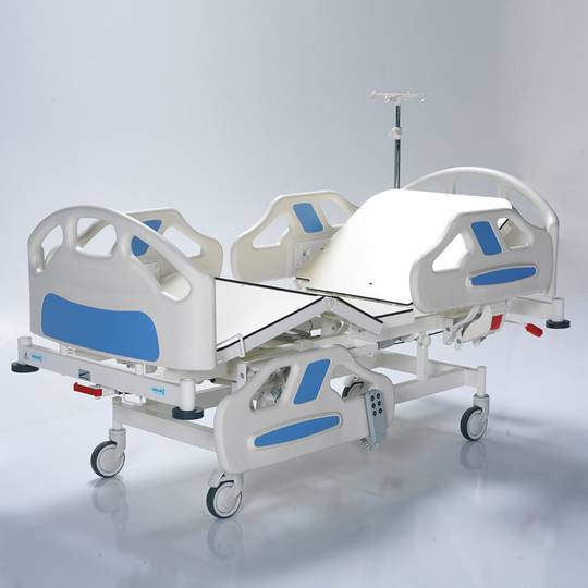 Cama de hospital pediátrica Nitrocare HB 2420P bimotor com superfície de alumínio HPL