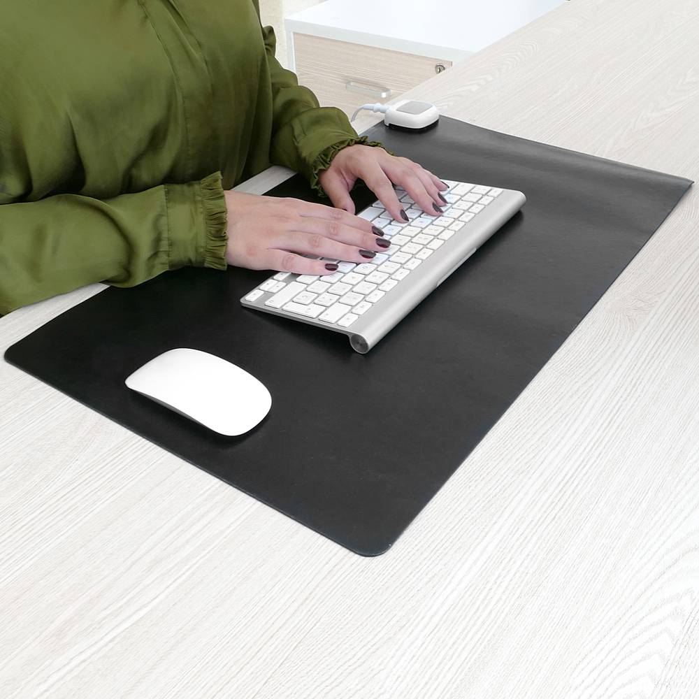 Alfombra y superficie térmica con calefacción para escritorio suelo y pies  de 60 x 36 cm 65W negro - Cablematic