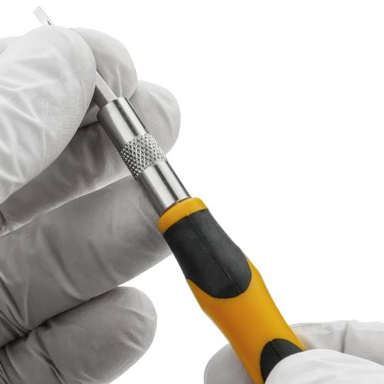 Set di 28 cacciaviti e 9 chiavi a tubo intercambiabili con cricchetto e accessori