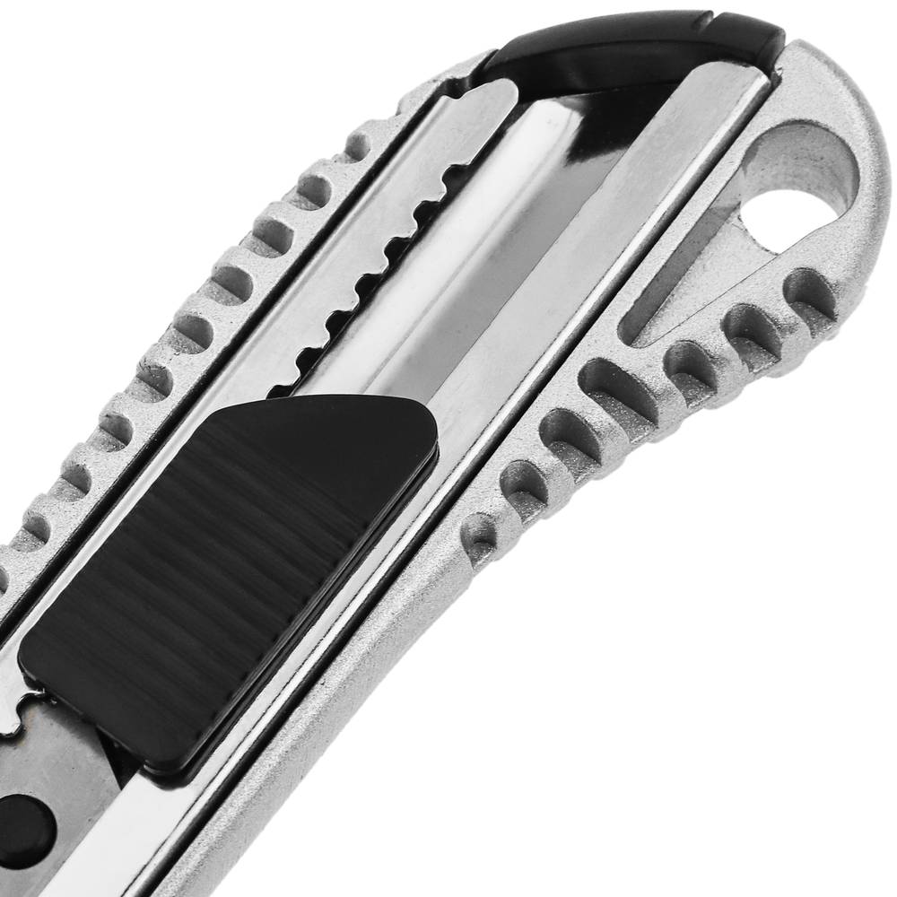 Przecinak do metalu z ostrzem 18 mm