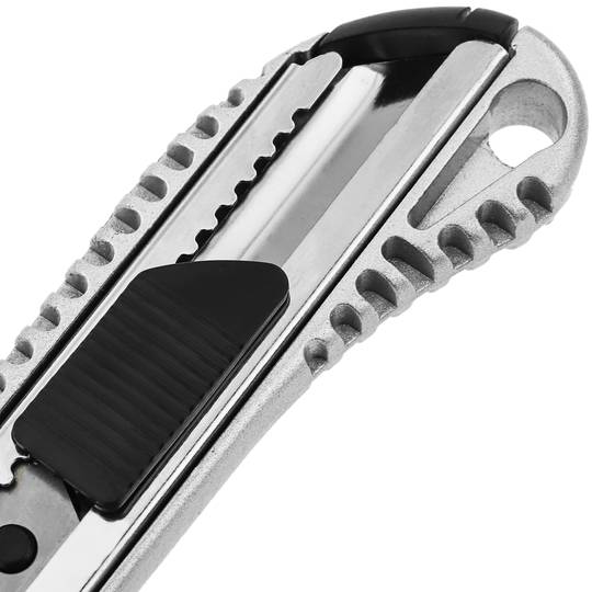 Przecinak do metalu z ostrzem 18 mm