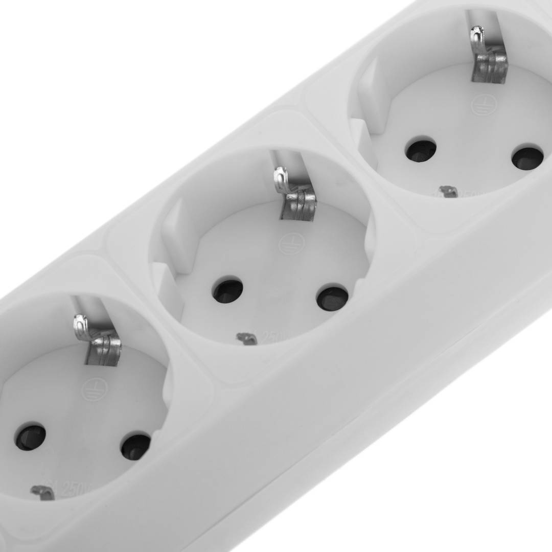 Ciabatta elettrica 5 schuko 16A 230V bianca con interruttore e cavo 3m