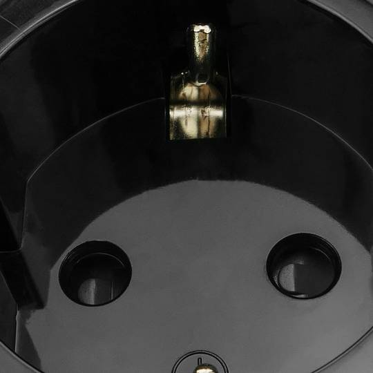 Wtyczka 4 schuko 16A 230V czarna z przełącznikiem i kablem 1,5 m