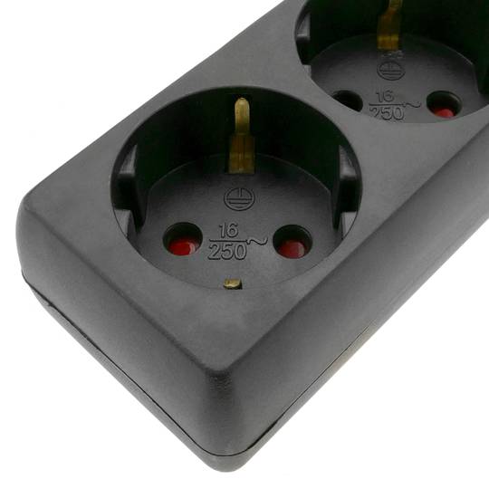 Stopcontact 4 schuko 16A 250V zwart met 3m kabel