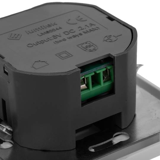 Base presa 2 x USB 80x80mm A femmina per l'incorporamento