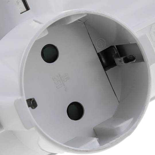 Plug 220VAC White Triple schuko with Switch