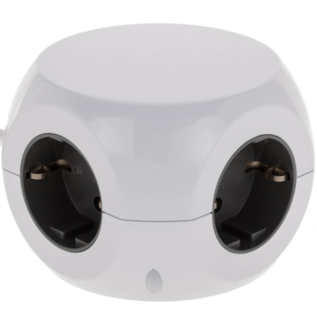 3-socket Schuko socket with 2 USB ports and 2 USB-C white cube sockets