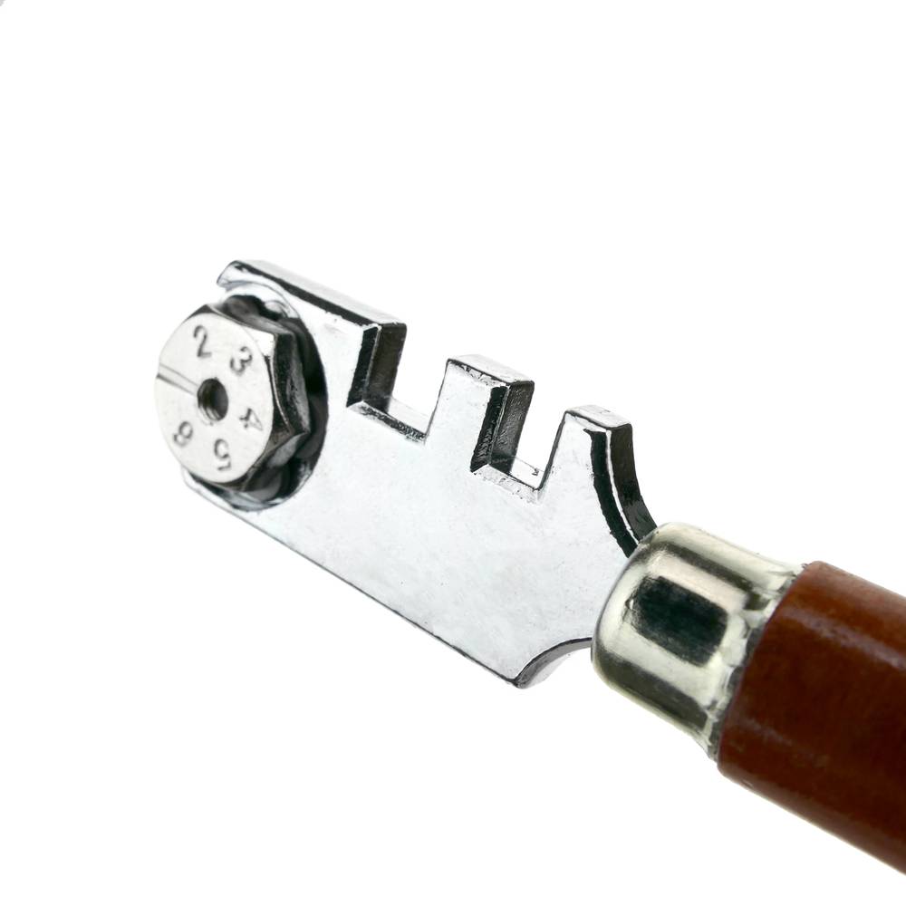 Glass cutter with 6 exchangeable carbide tipped cutting wheels 130mm by Tolsen