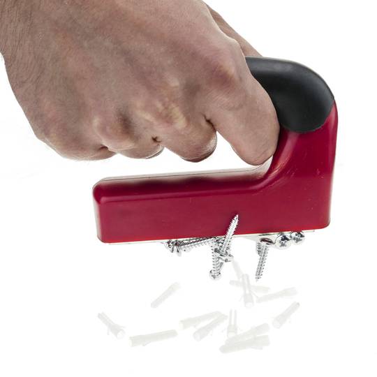 Magnetic grip for capturing metal parts
