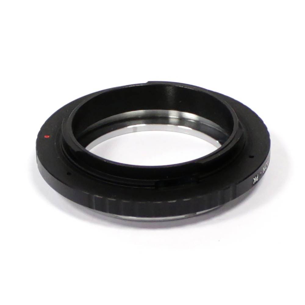 Befestigen Sie den Adapter Pentax PK an Tamron