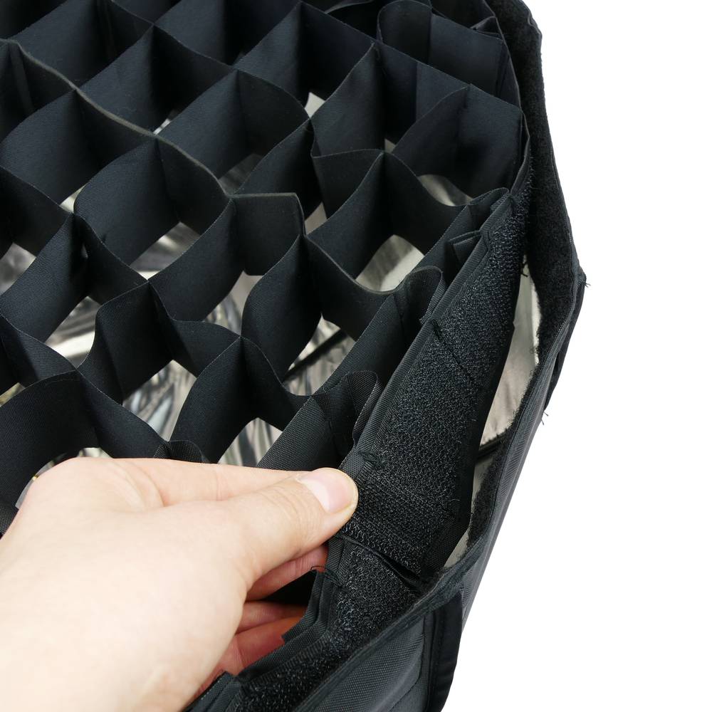 Parabolic white softbox 120cm with honeycomb grid and 16 rods for studio illumination