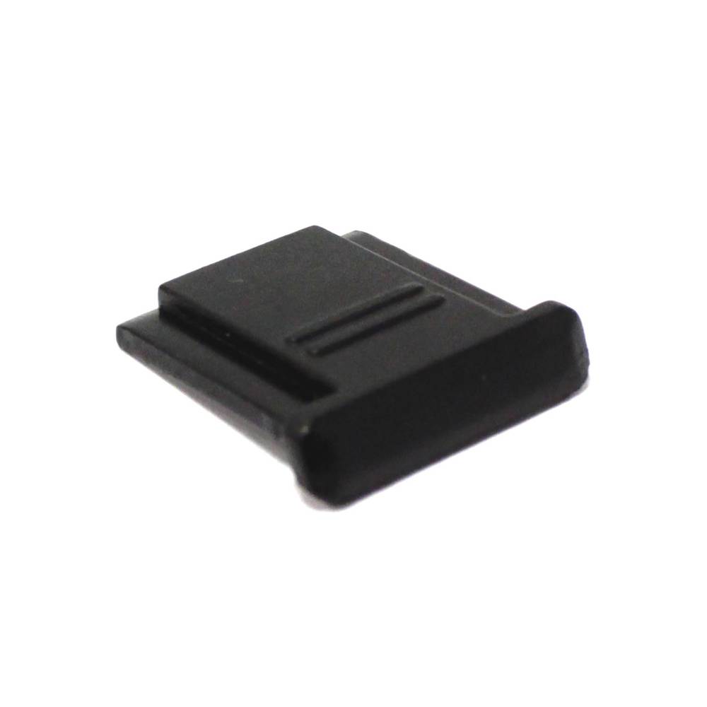 Universal socket cover for flash