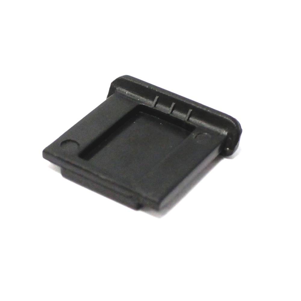 Universal socket cover for flash