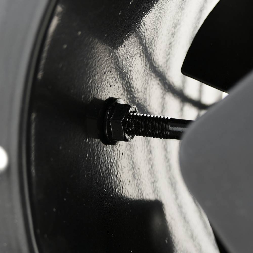 Rurowy wyciąg powietrza 200 mm do wentylacji przemysłowej 2550 obr./min okrągły 260 x 260 x 180 mm