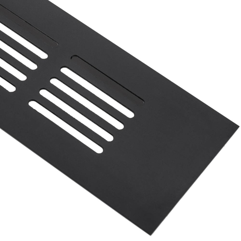Grille de ventilation pour plinthes base en aluminium 450x50mm de couleur noire