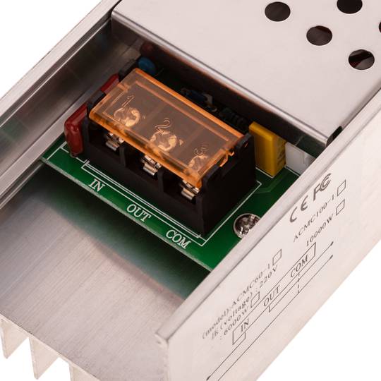Régulateur de vitesse du ventilateur 6000W 6cm x 13cm x 4.5cm