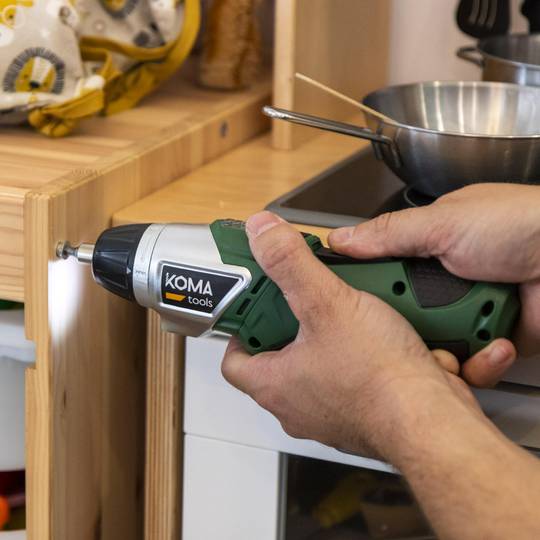 KOMA Tools 08722 3.6V lithium reversible screwdriver with 1300 mA 17.5x14.8cm