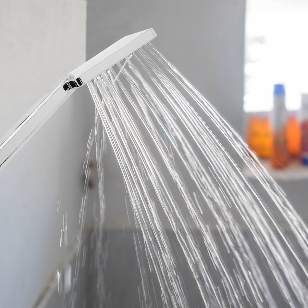 Alcachofa móvil cuadrada para ducha cromado con sistema antical