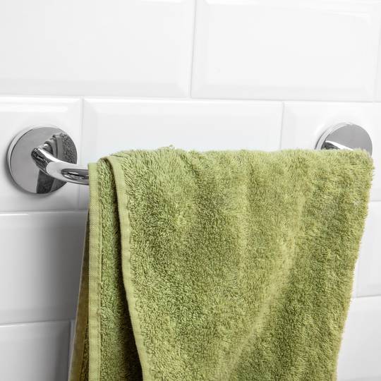 Toallero barra para pared cromado 350x60x74mm modelo Renne