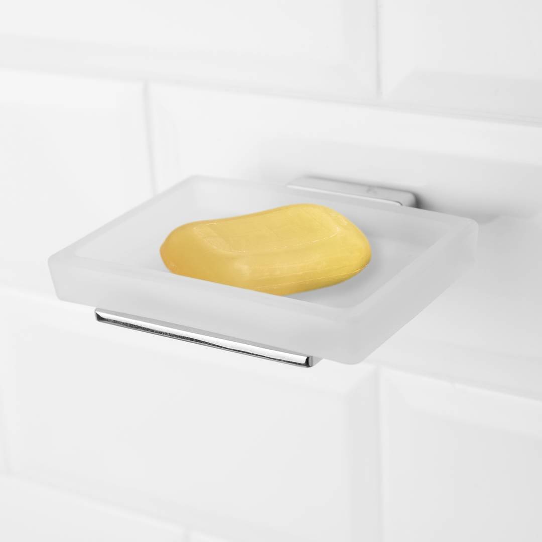 Soporte cromado de pared para jabón con plato de cristal translúcido modelo Ever