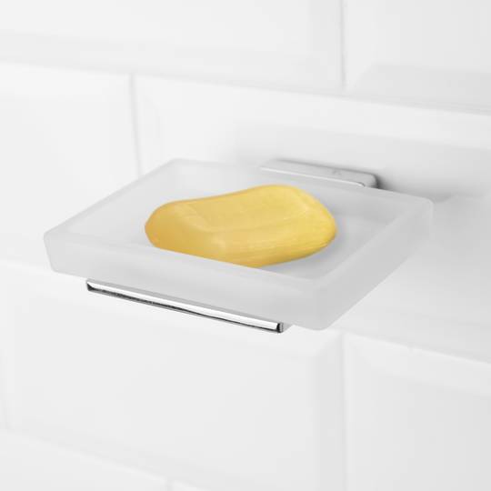 Soporte cromado de pared para jabón con plato de cristal translúcido modelo Ever