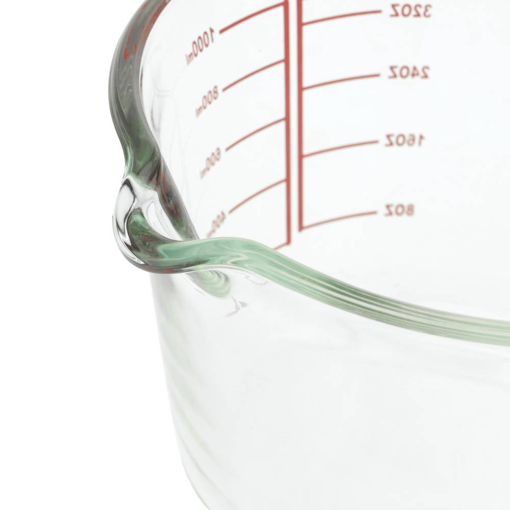 Szklany słoik o pojemności 1 litra