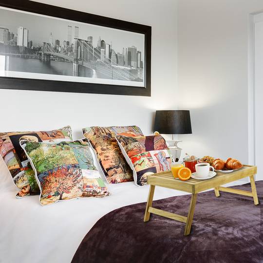 Vassoio da letto  55 x 35 x 5 cm pieghevole di teak certificato