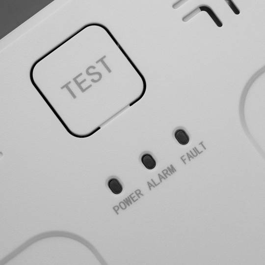 Detector de humo autónomo con indicadores LED, pantalla LCD y alarma acustica