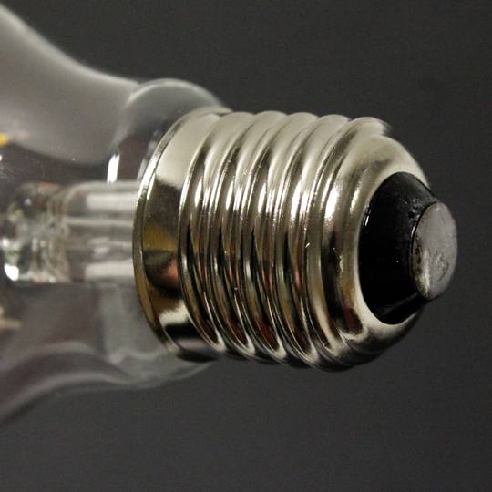 Żarówka LED A60 E27 230VAC 2W ciepłe światło, typ klasyczny z żarówkami typu A.