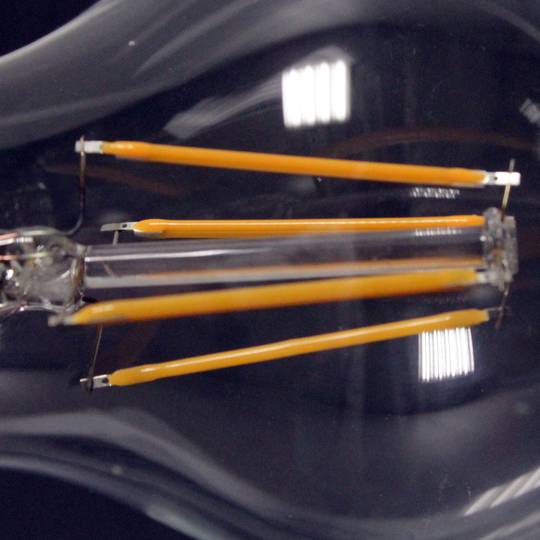Bombeta LED A60 E27 230VAC 4W llum càlida tipus clàssica amb filaments tipus A