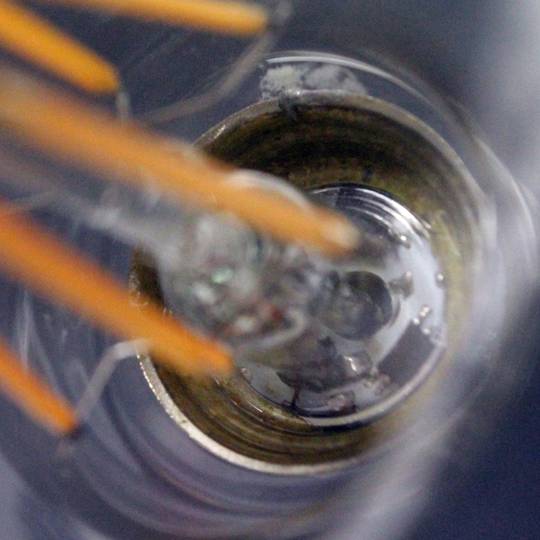 LED-lamp A60 E27 230VAC 6W warm licht klassiek type met filamenten type A